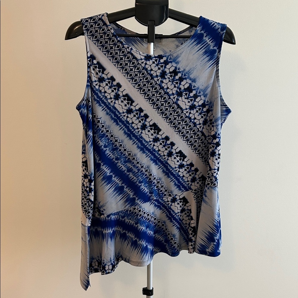 Dana Buchman Blue and White Geometric Tank Top